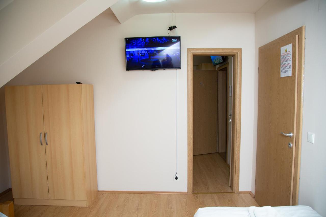 Motel Imperija Ub エクステリア 写真