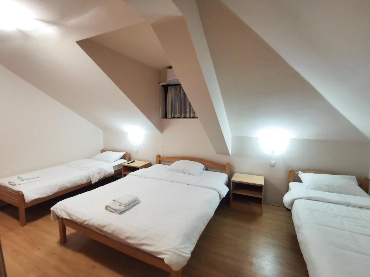 Motel Imperija Ub エクステリア 写真